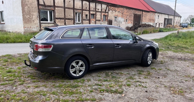 Toyota Avensis cena 21900 przebieg: 212000, rok produkcji 2009 z Prochowice małe 742